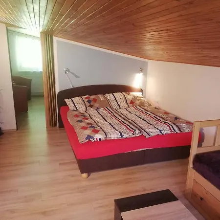 Apartma Gister And Wellnes Homestay